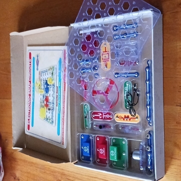 Snap Circuits JR by Elenco Model SC-100 - Picture 2 of 3